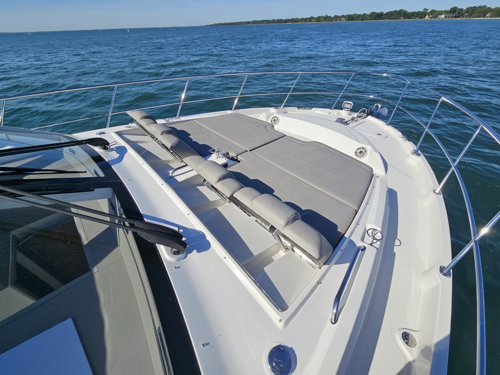 2019 Sea Ray 520 Sundancer photo 11