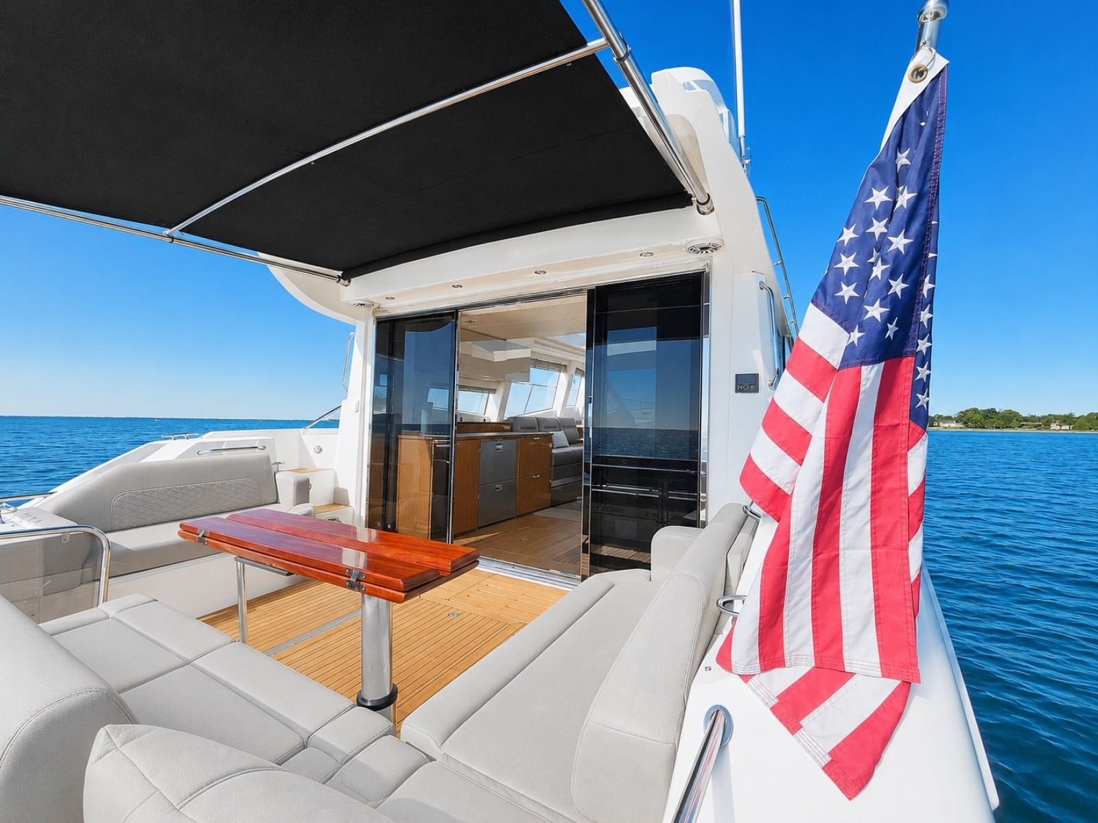 2019 Sea Ray 520 Sundancer photo 17