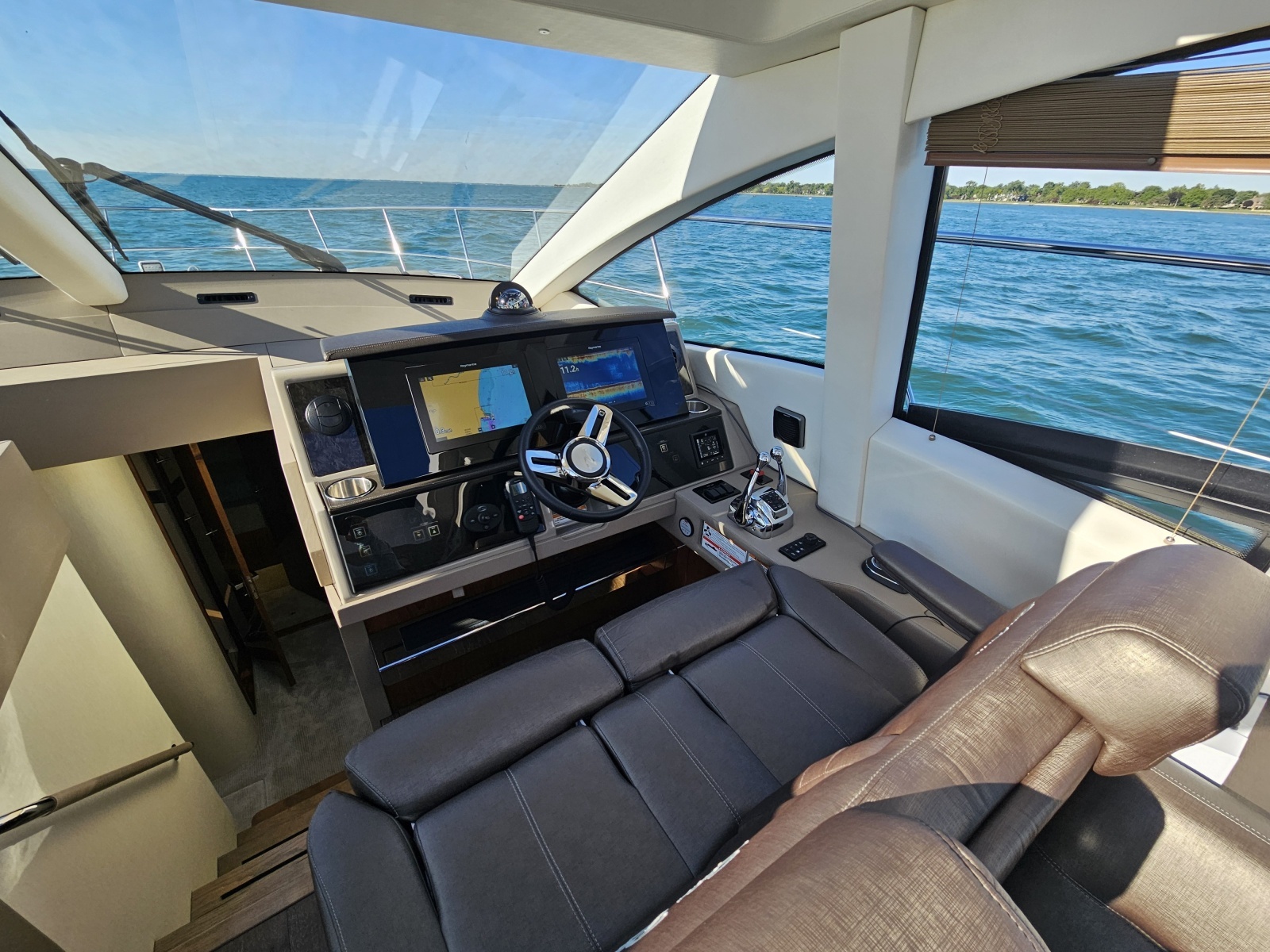 2019 Sea Ray 520 Sundancer