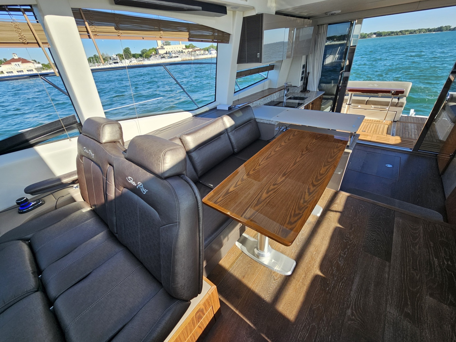 2019 Sea Ray 520 Sundancer