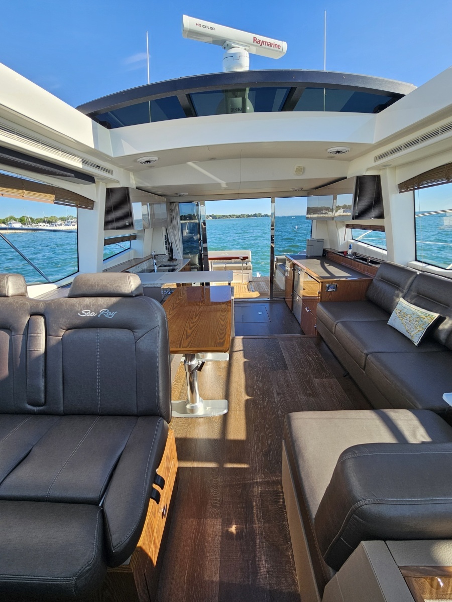 2019 Sea Ray 520 Sundancer