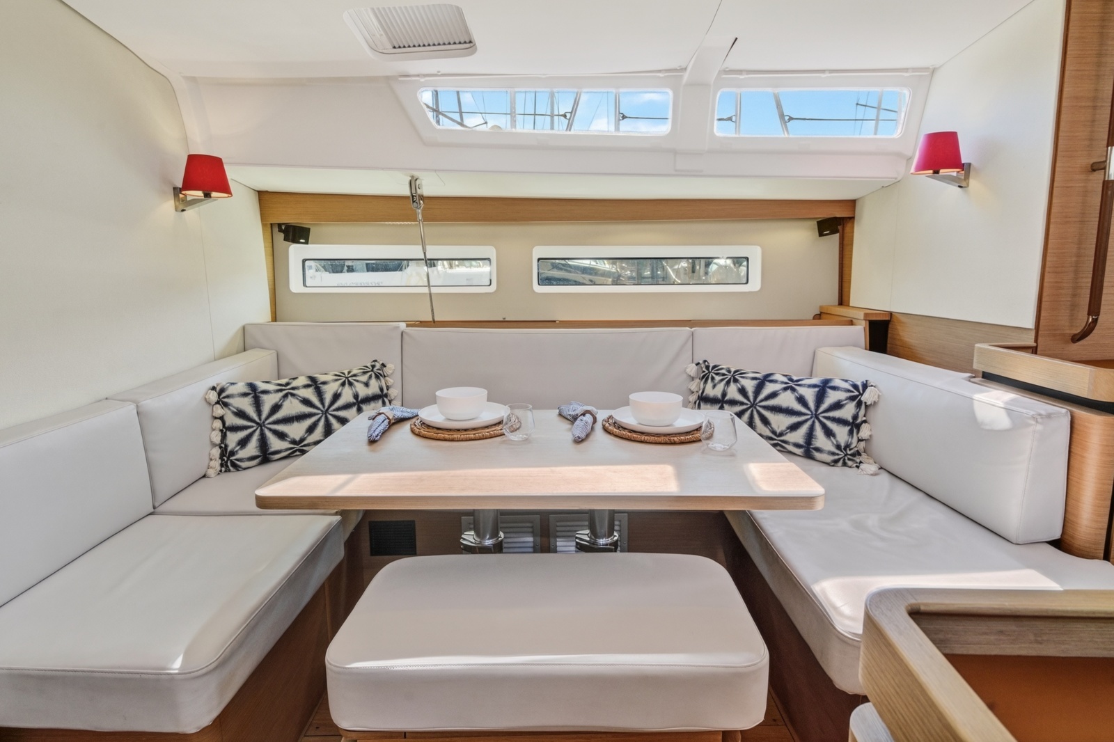 2019 Jeanneau Sun Odyssey 490