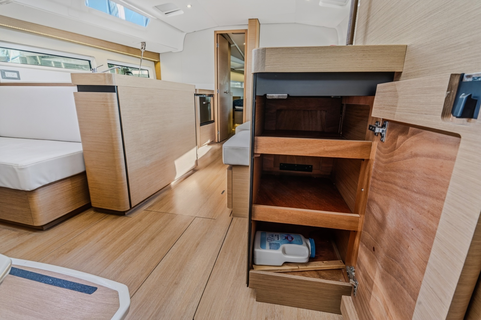 2019 Jeanneau Sun Odyssey 490