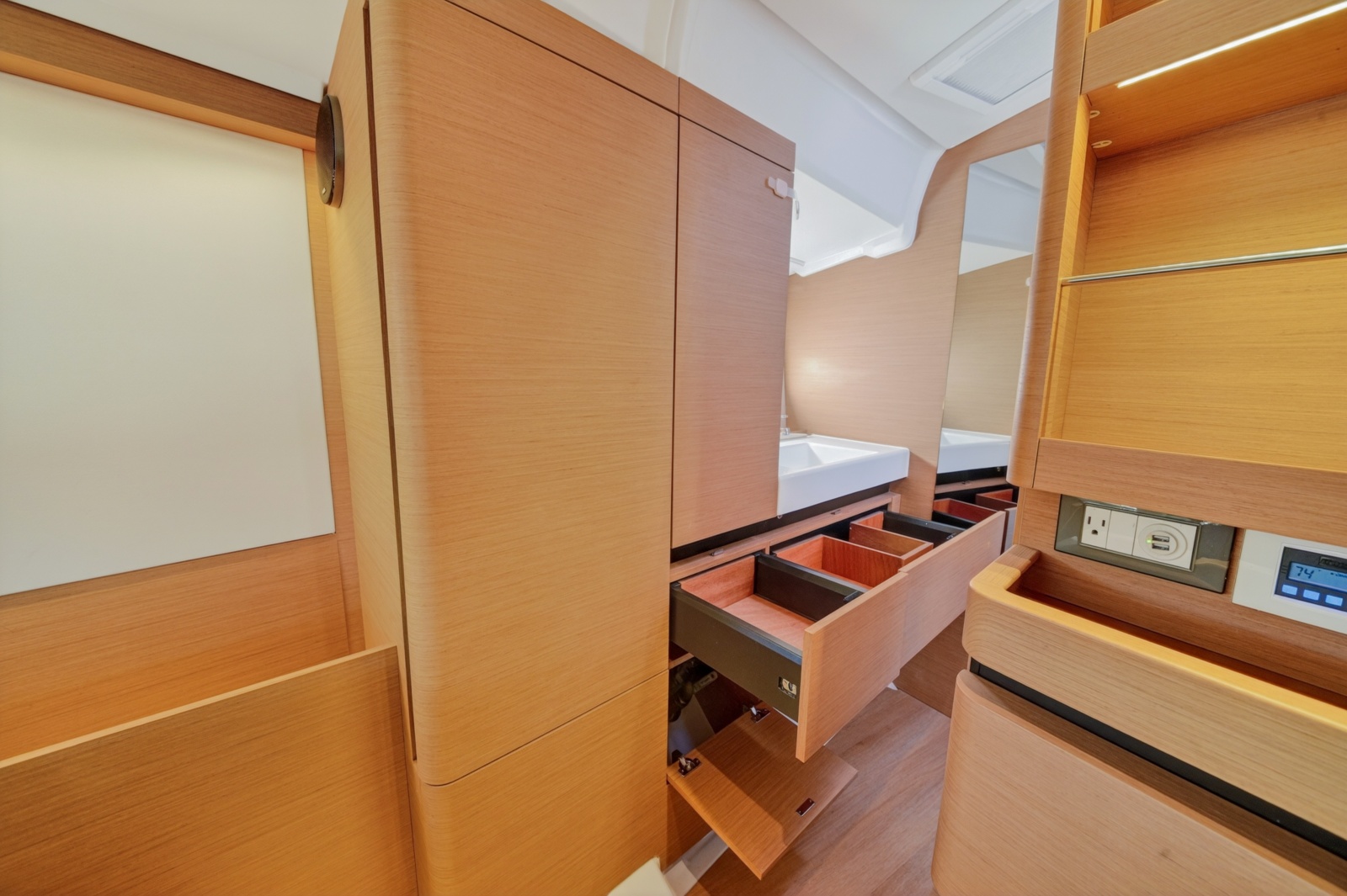 2019 Jeanneau Sun Odyssey 490