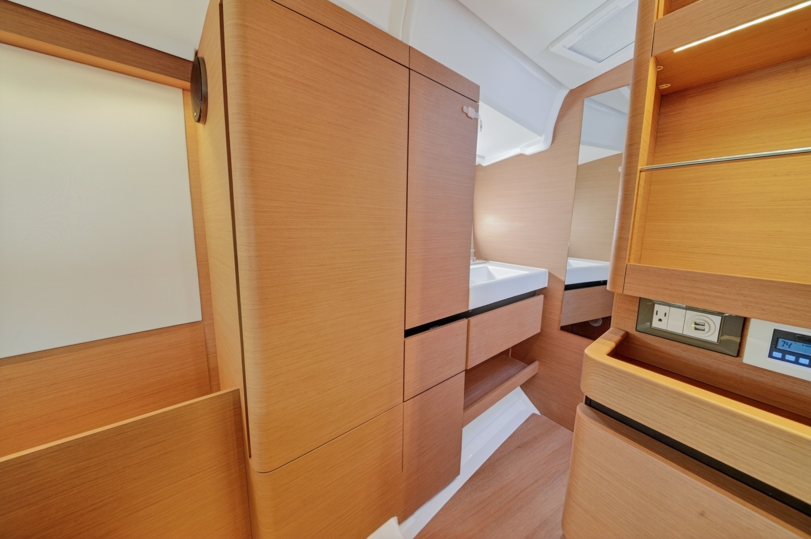 2019 Jeanneau Sun Odyssey 490