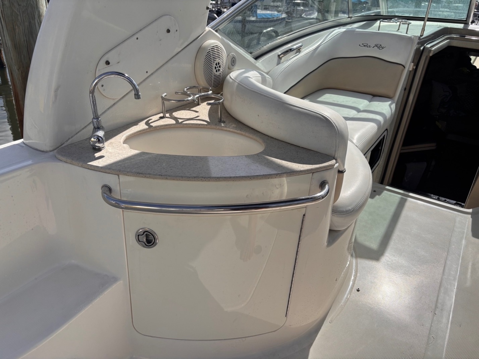 26ft Sea Ray Yacht For Sale