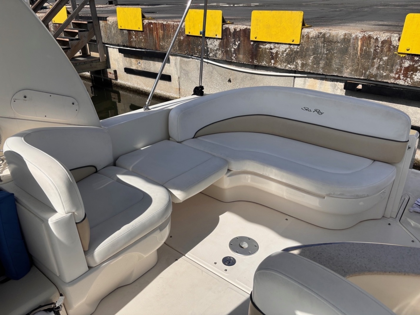 26ft Sea Ray Yacht For Sale