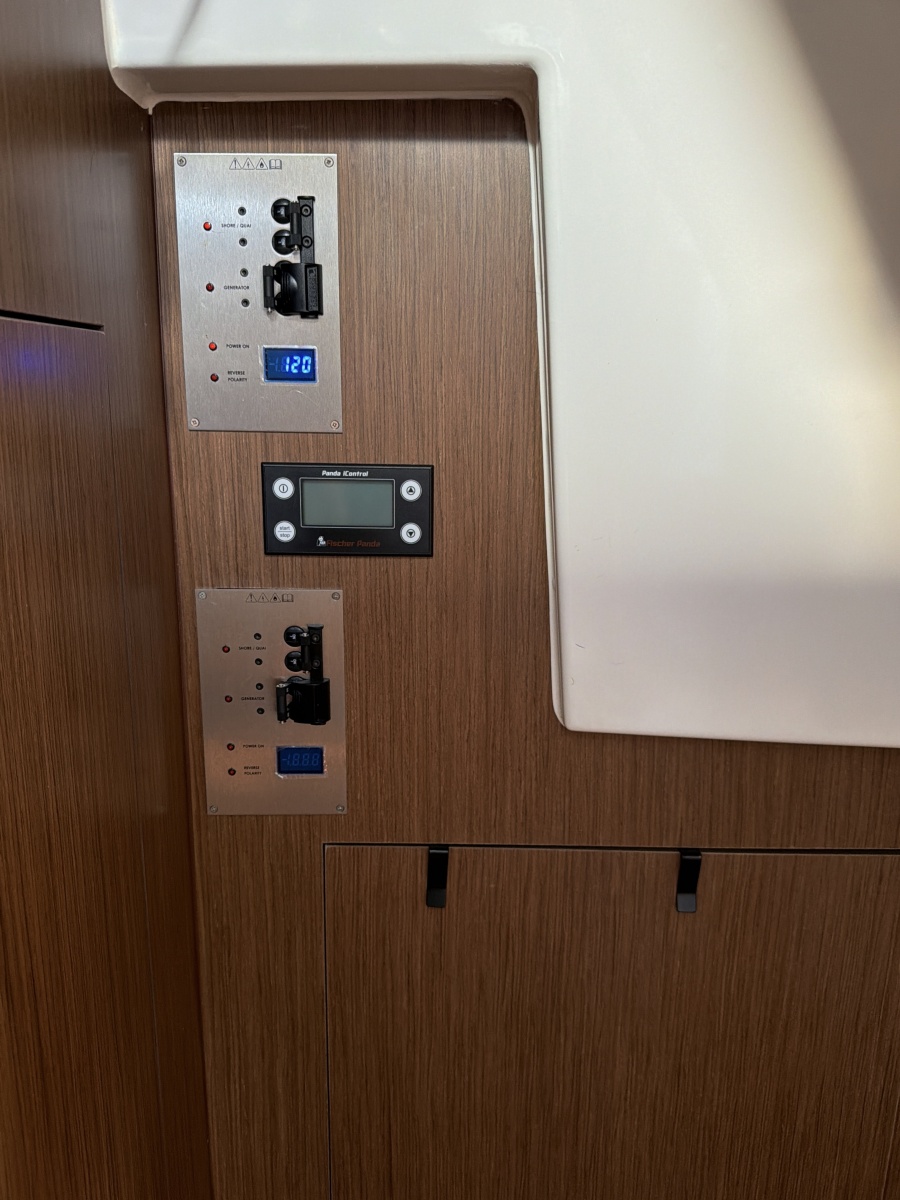 2023 Beneteau Antares 11