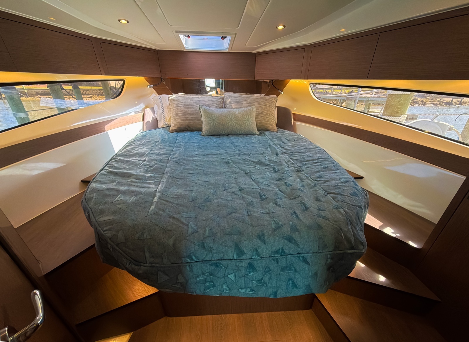 Shoreline 36ft Beneteau Yacht For Sale