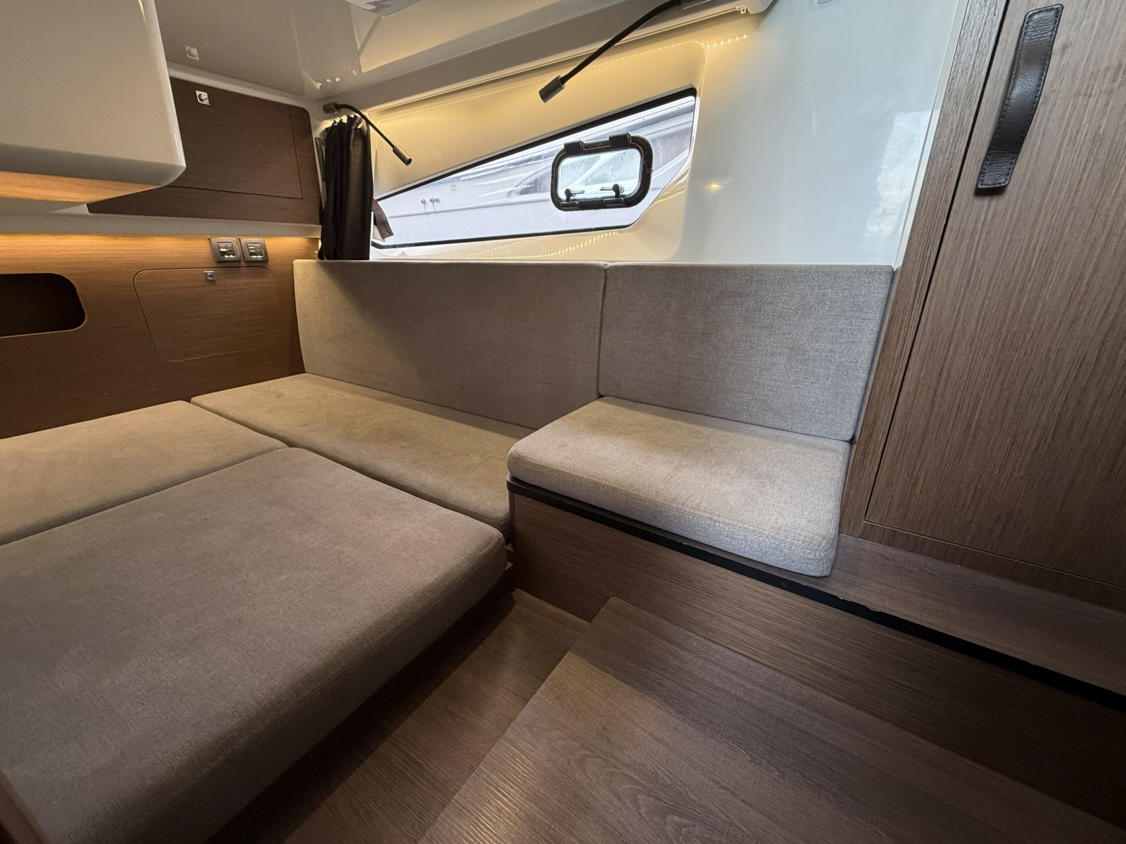 2023 Beneteau Antares 11