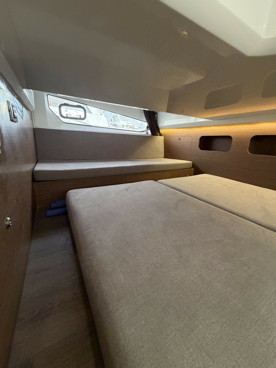 2023 Beneteau Antares 11
