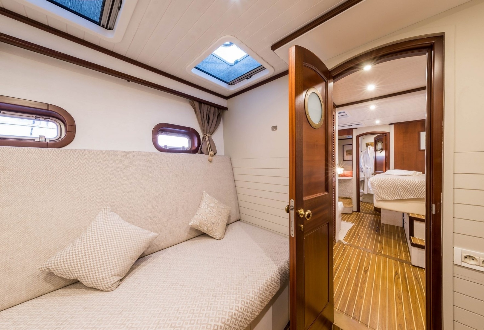 2009 Sunreef 70