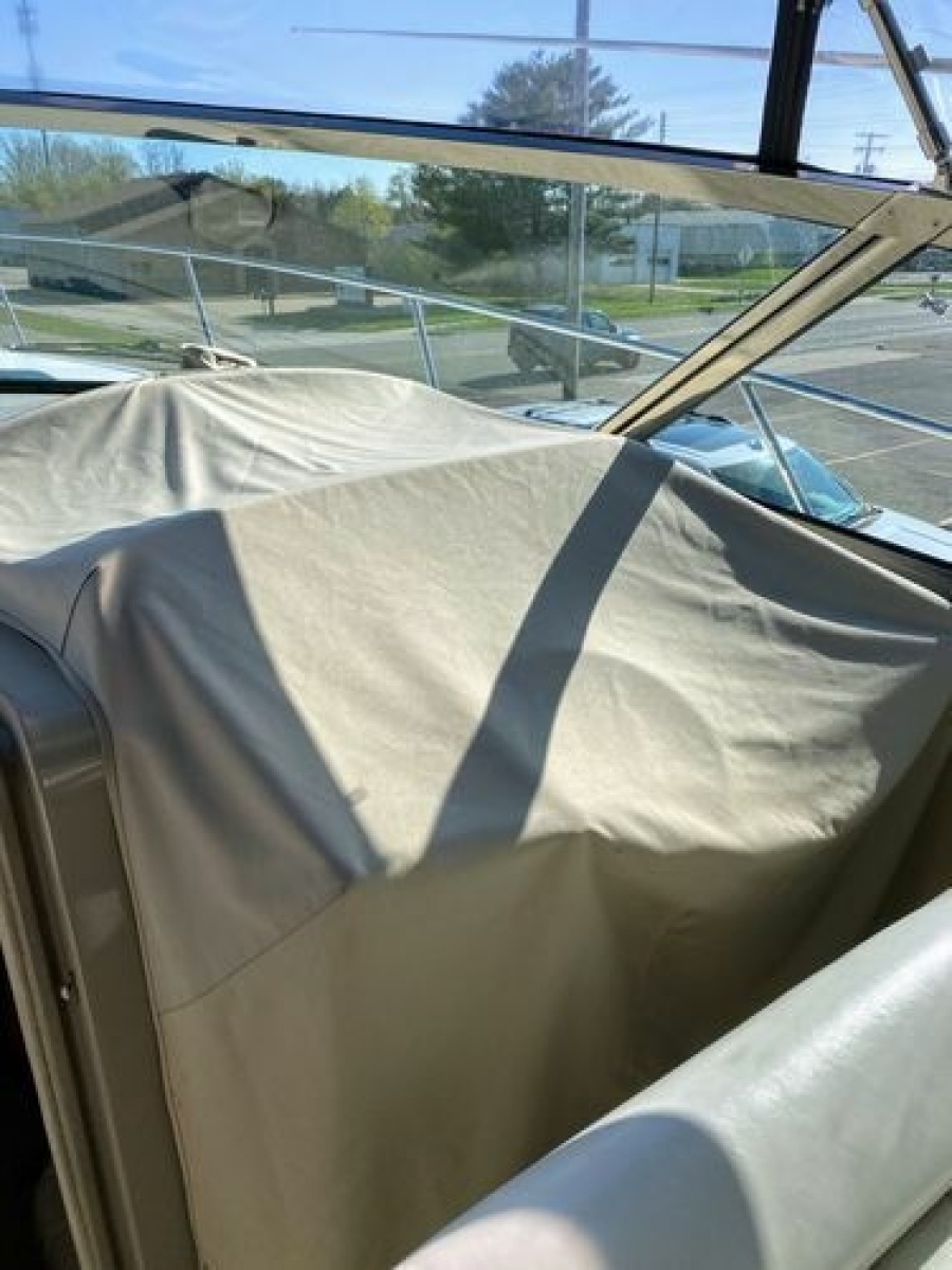 1999 Sea Ray 370 Express
