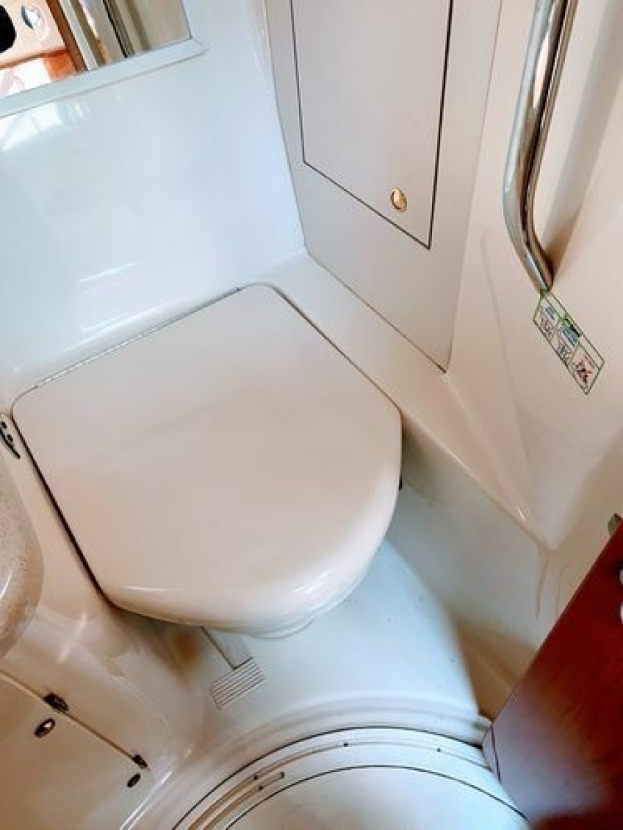 1999 Sea Ray 370 Express