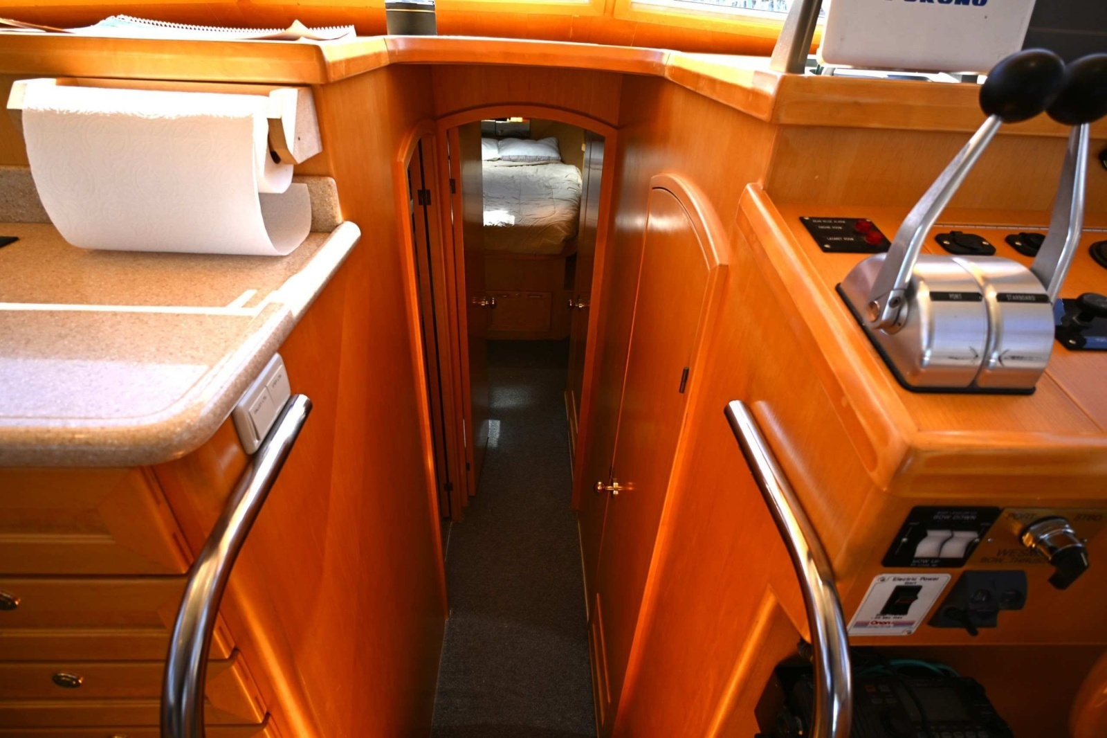 1999 McKinna 47 Sedan