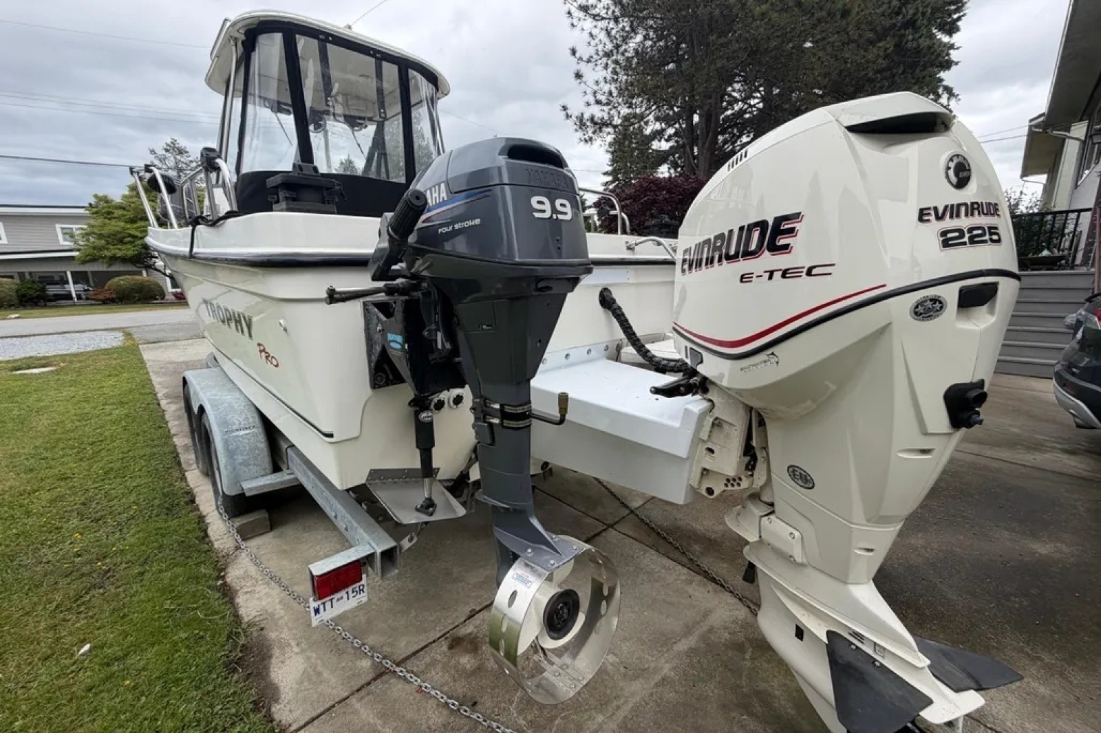 2005 Bayliner Trophy 2052 Walkaround
