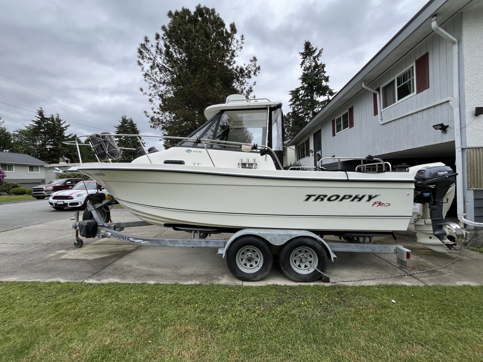 2005 Bayliner Trophy 2052 Walkaround