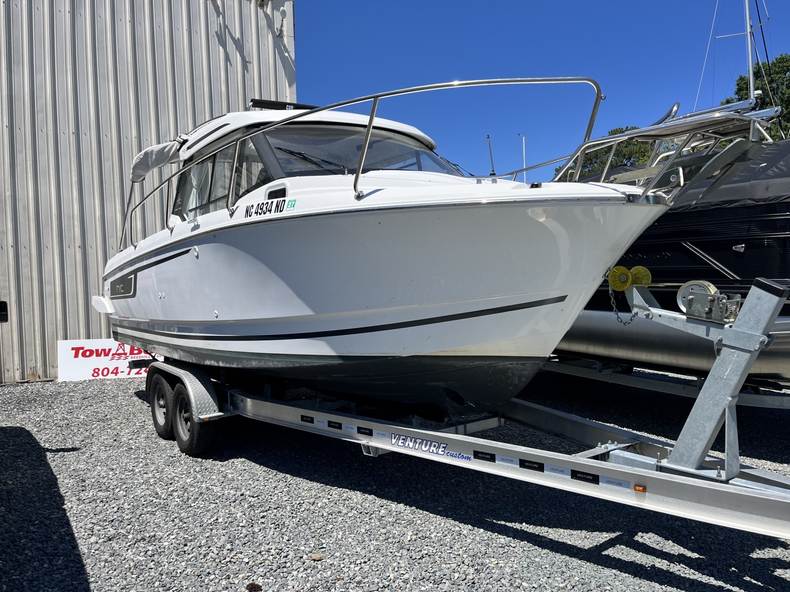 27' 2022 Jeanneau NC 795 Series 2
