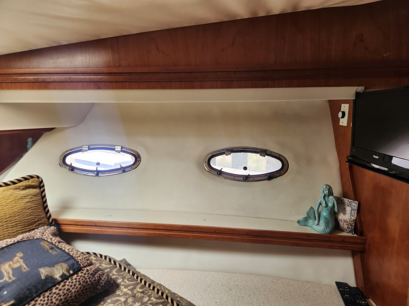 1998 Carver Voyager Pilothouse
