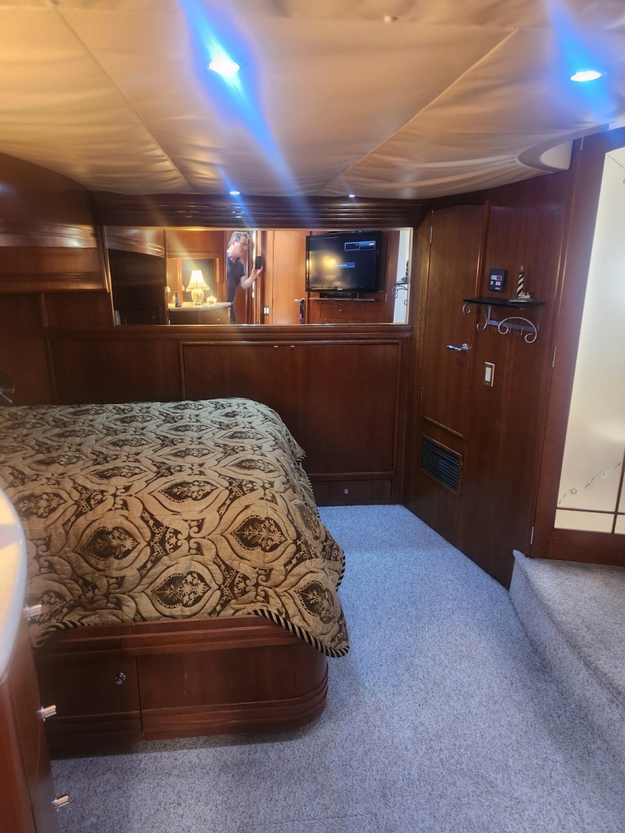 1998 Carver Voyager Pilothouse