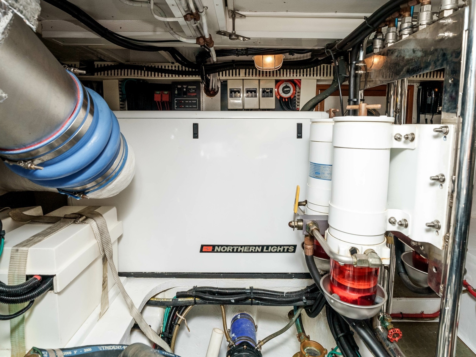 2005 Offshore Yachts Pilothouse