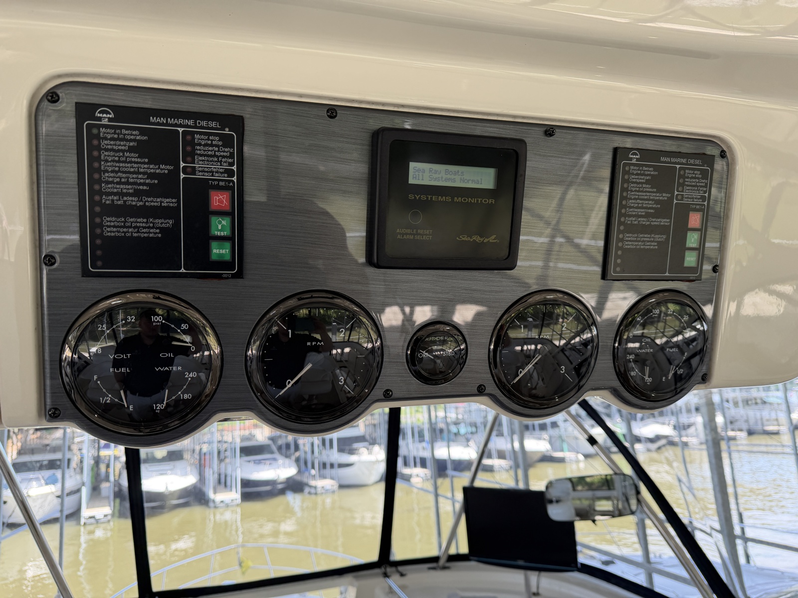 2005 Sea Ray 550 SEDAN BRIDGE