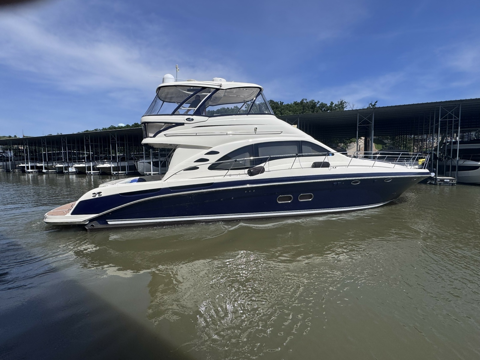2005 Sea Ray 550 SEDAN BRIDGE
