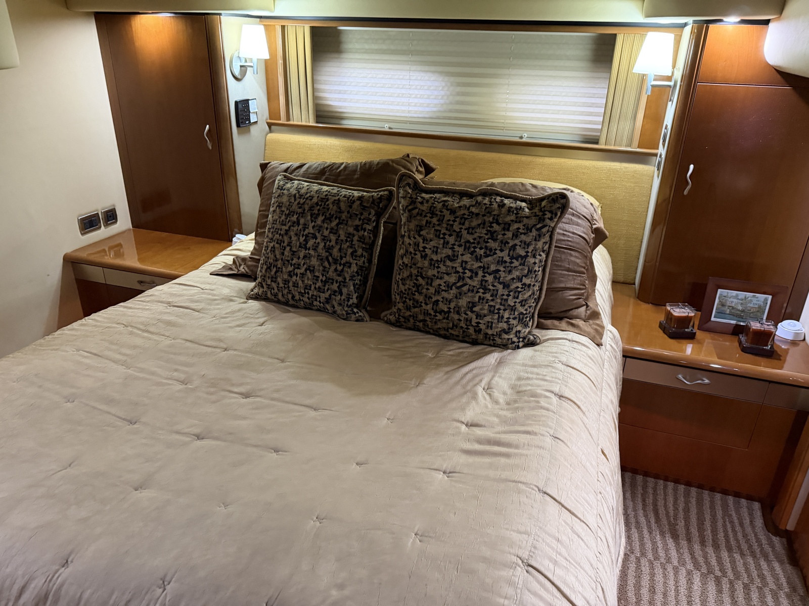 2005 Sea Ray 550 SEDAN BRIDGE