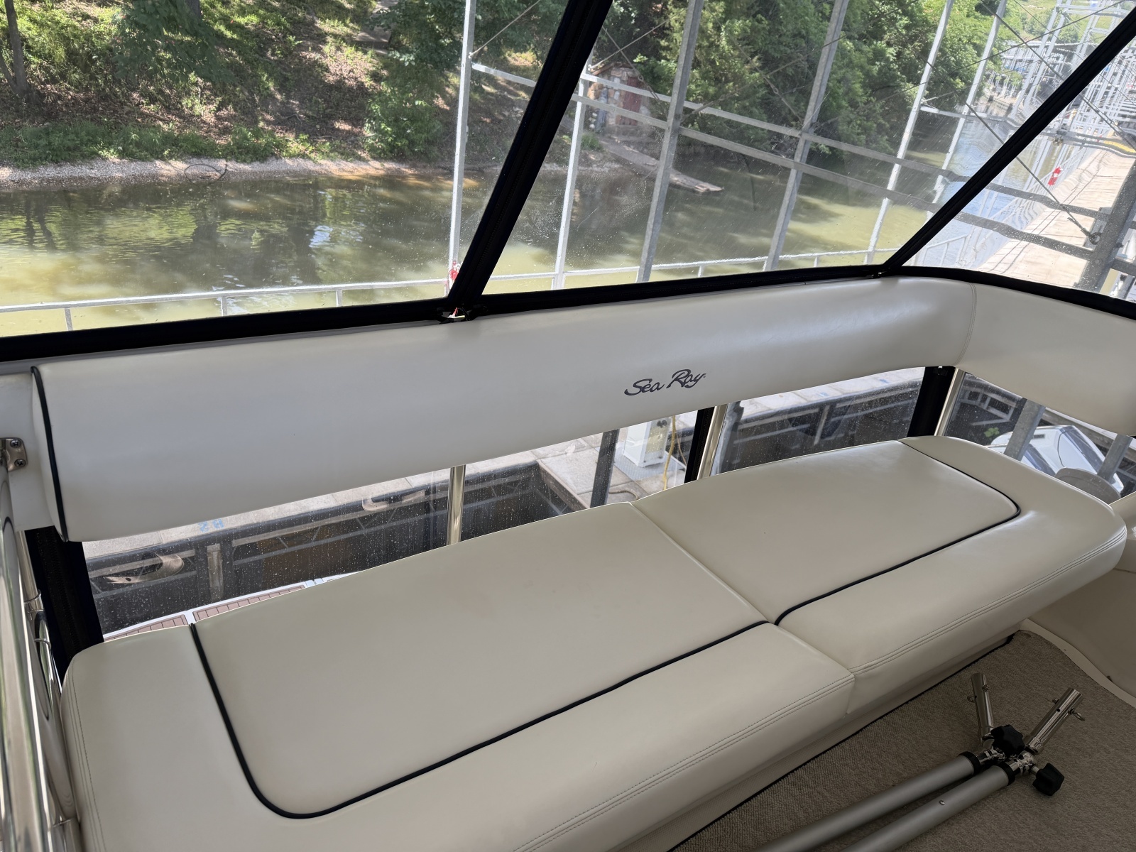 2005 Sea Ray 550 SEDAN BRIDGE