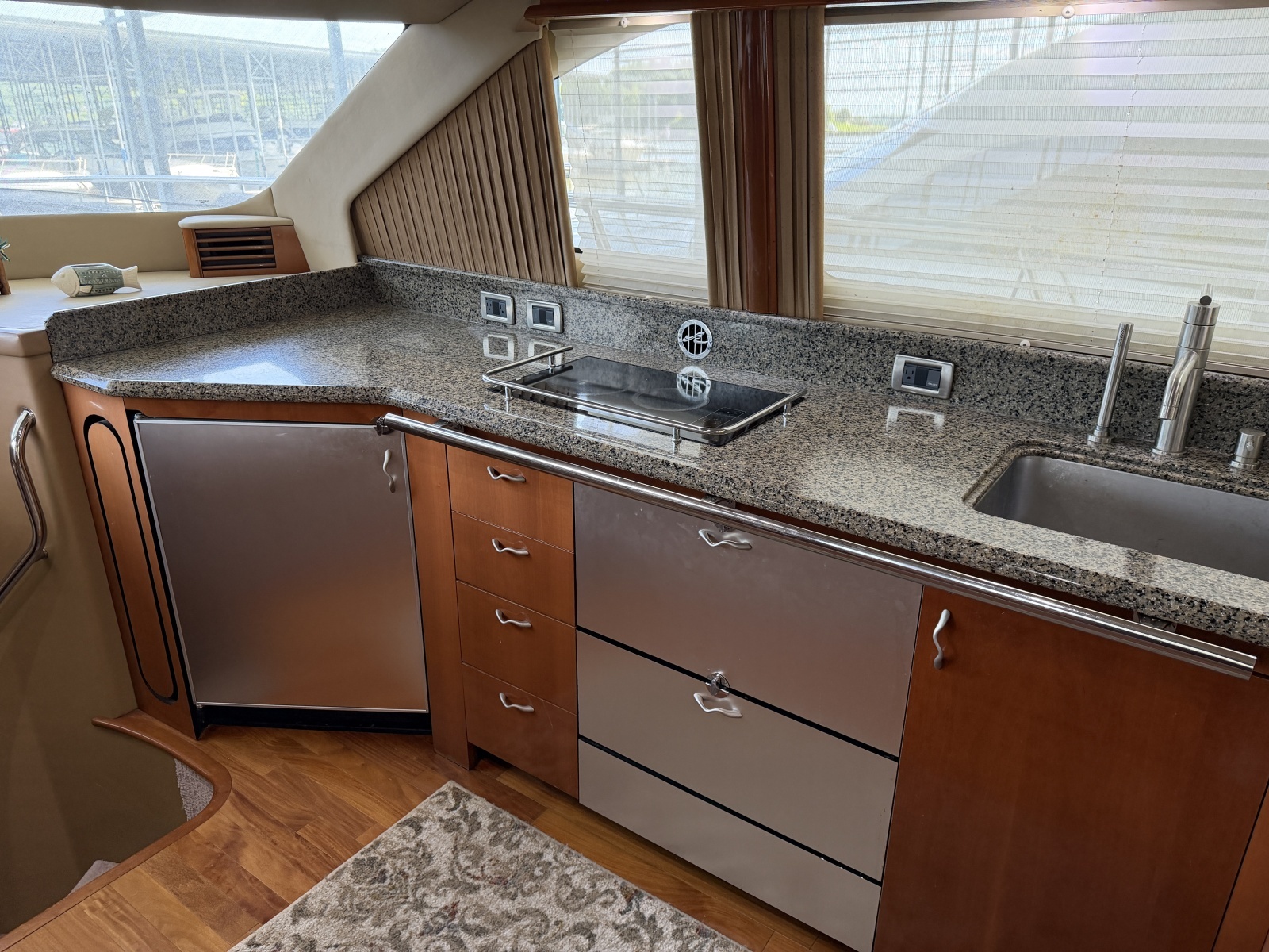 2005 Sea Ray 550 SEDAN BRIDGE