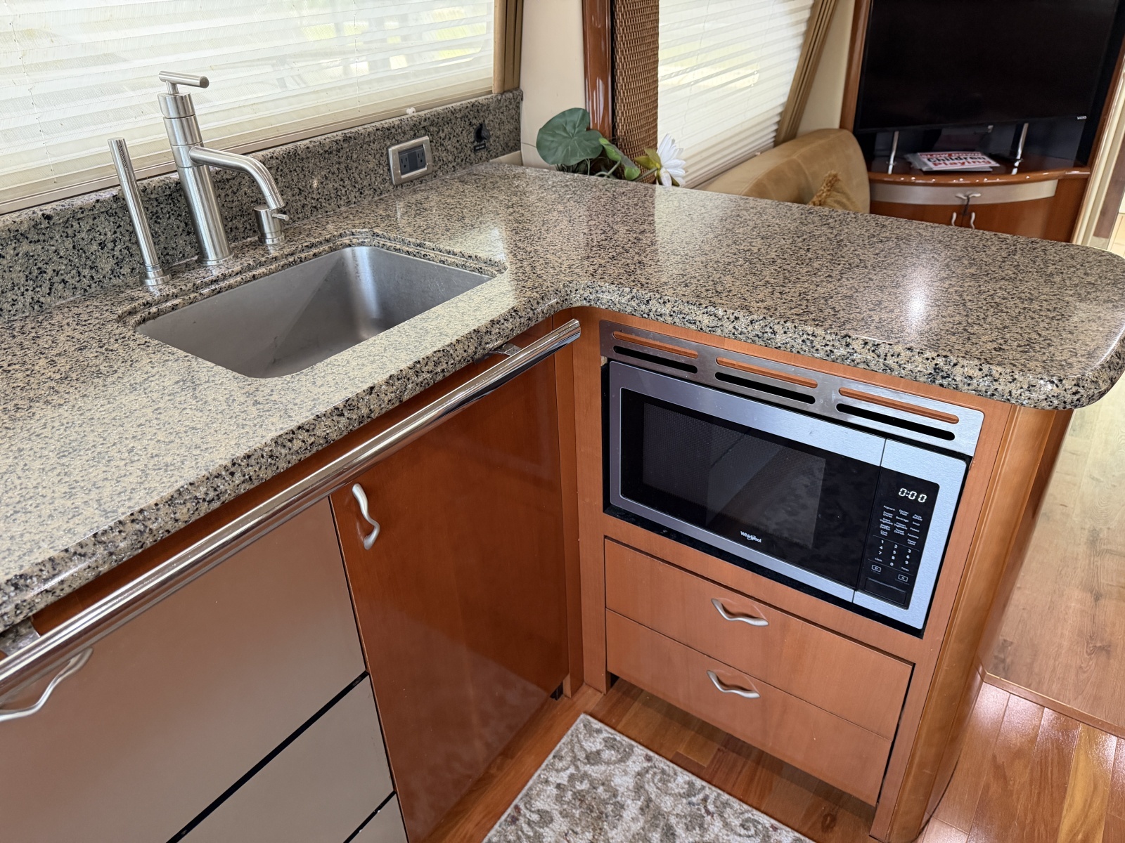 2005 Sea Ray 550 SEDAN BRIDGE