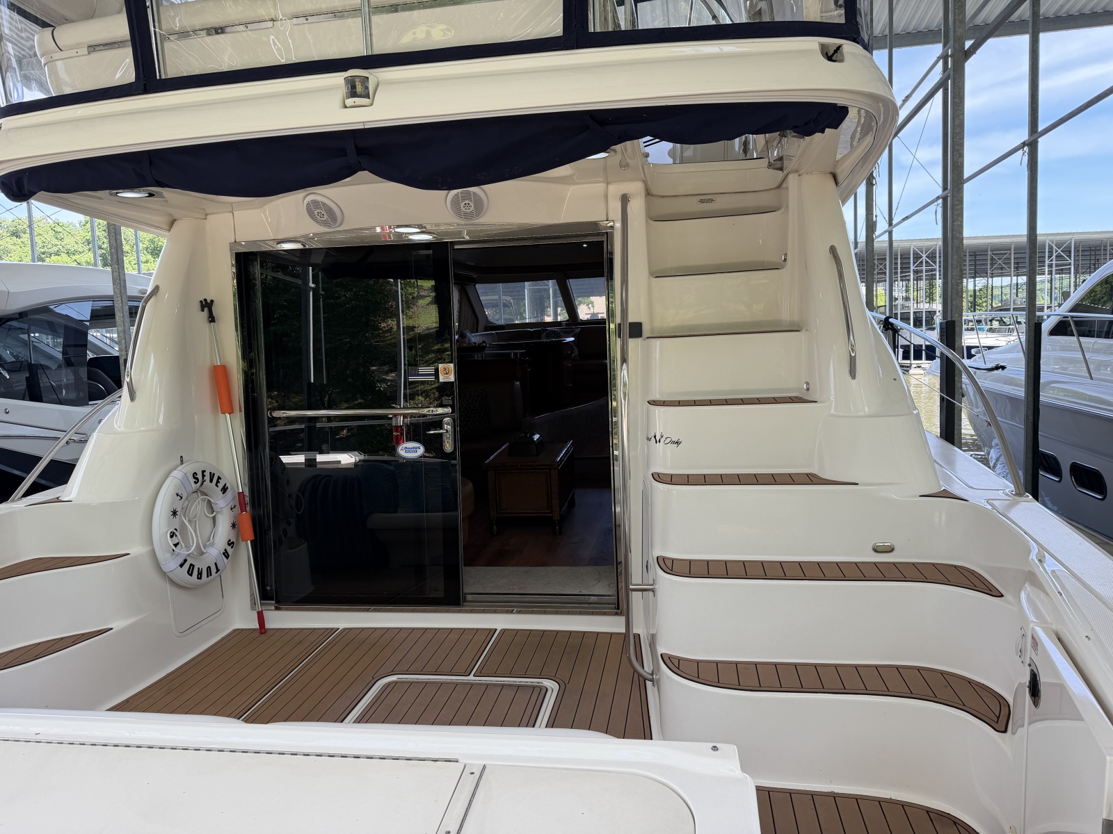 2005 Sea Ray 550 SEDAN BRIDGE