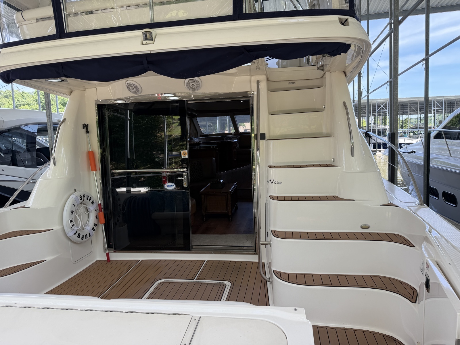 2005 Sea Ray 550 SEDAN BRIDGE