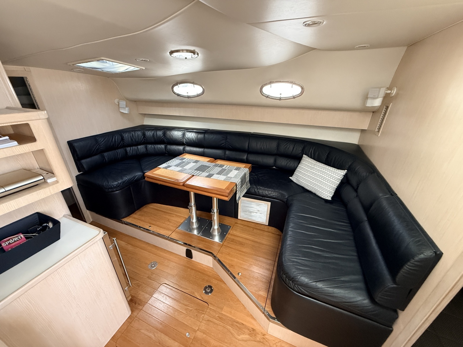 1995 Tiara Yachts 4000 Express