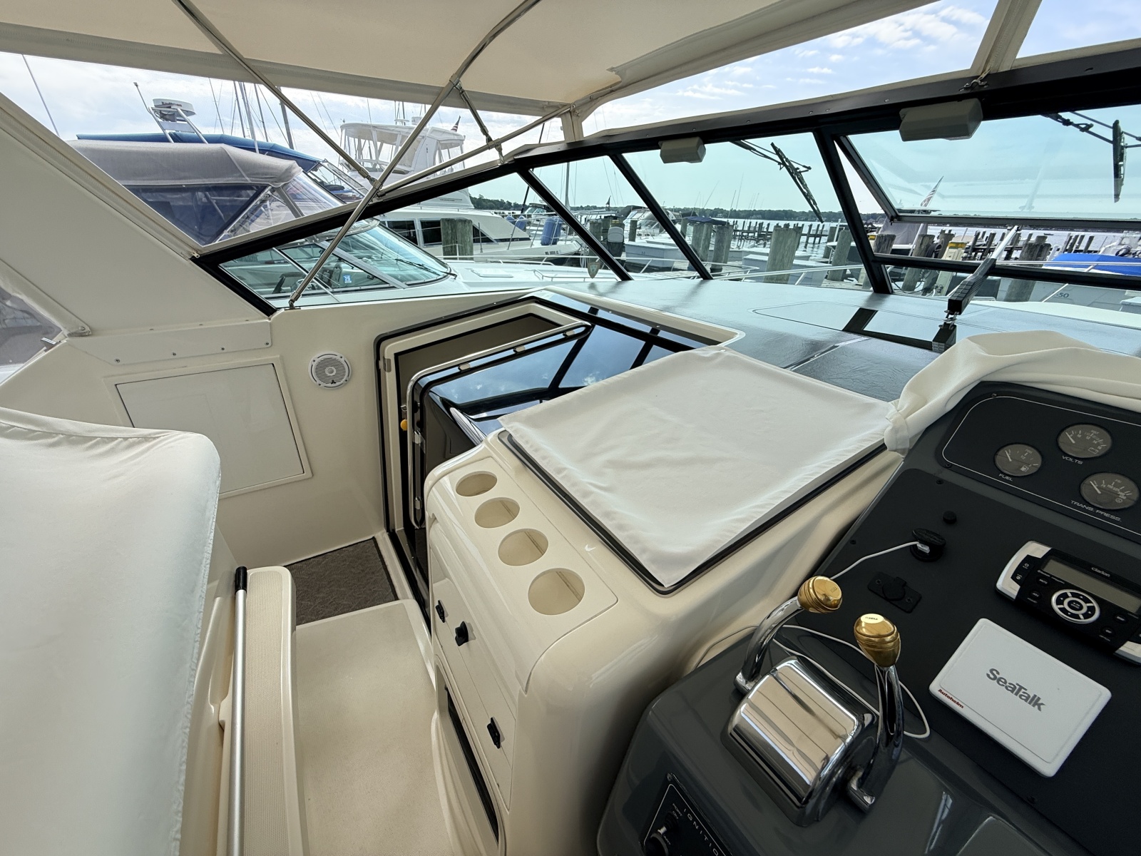1995 Tiara Yachts 4000 Express