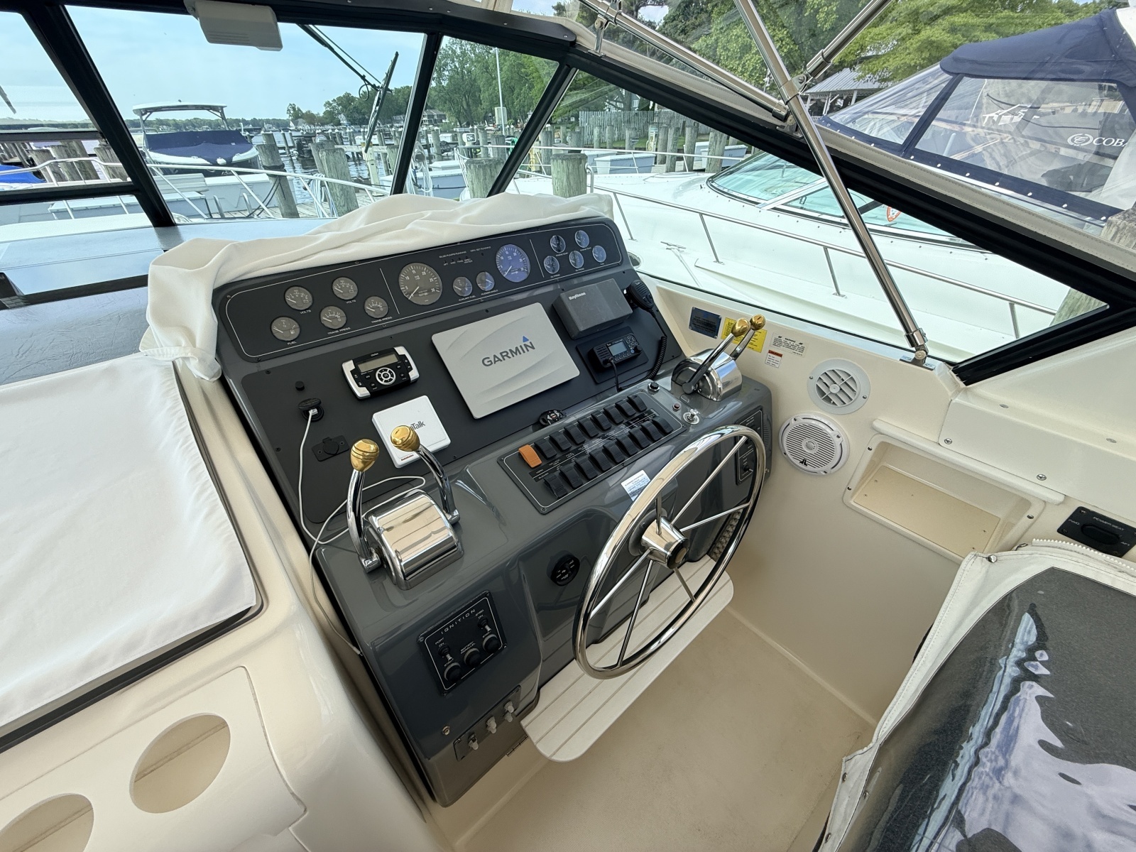 1995 Tiara Yachts 4000 Express