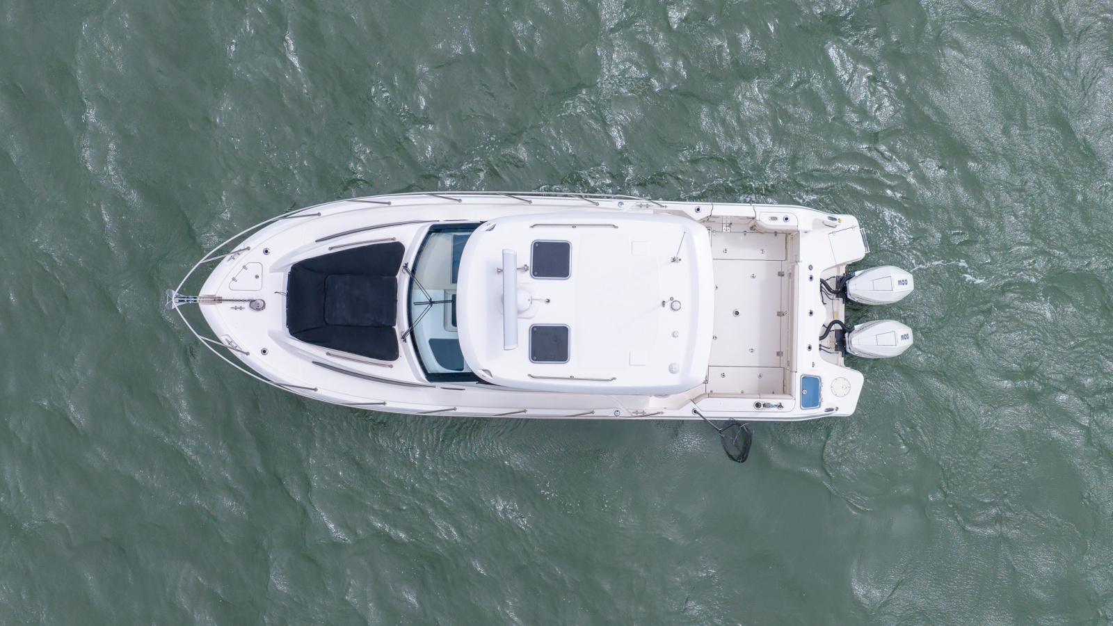2020 Boston Whaler 325 Conquest