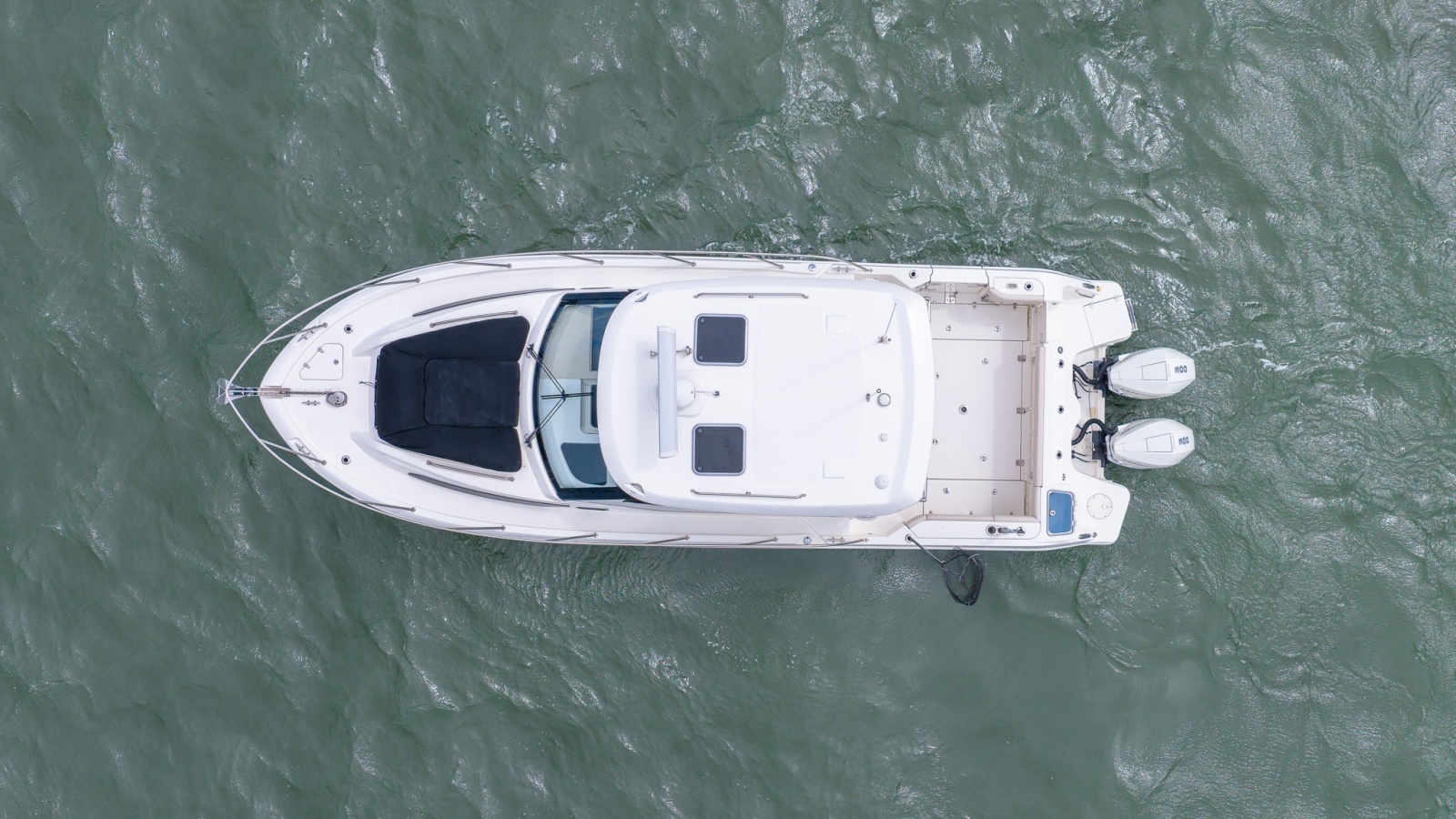 2020 Boston Whaler 325 Conquest