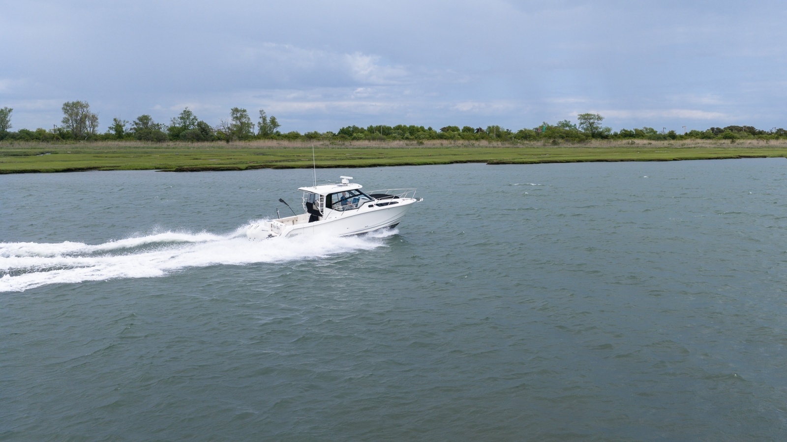 2020 Boston Whaler 325 Conquest