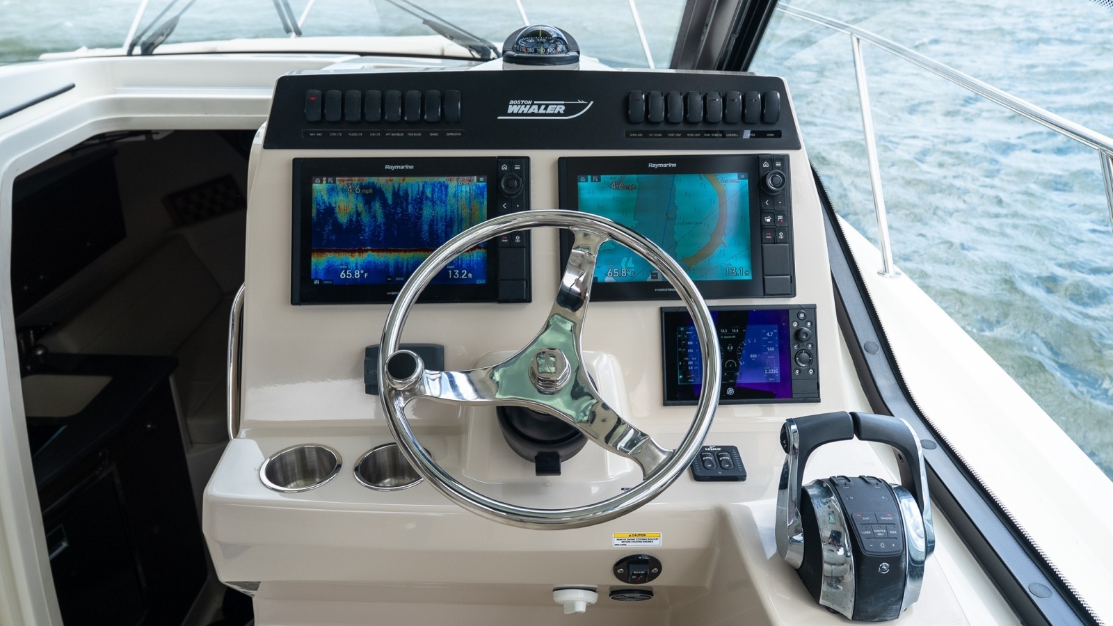 2020 Boston Whaler 325 Conquest