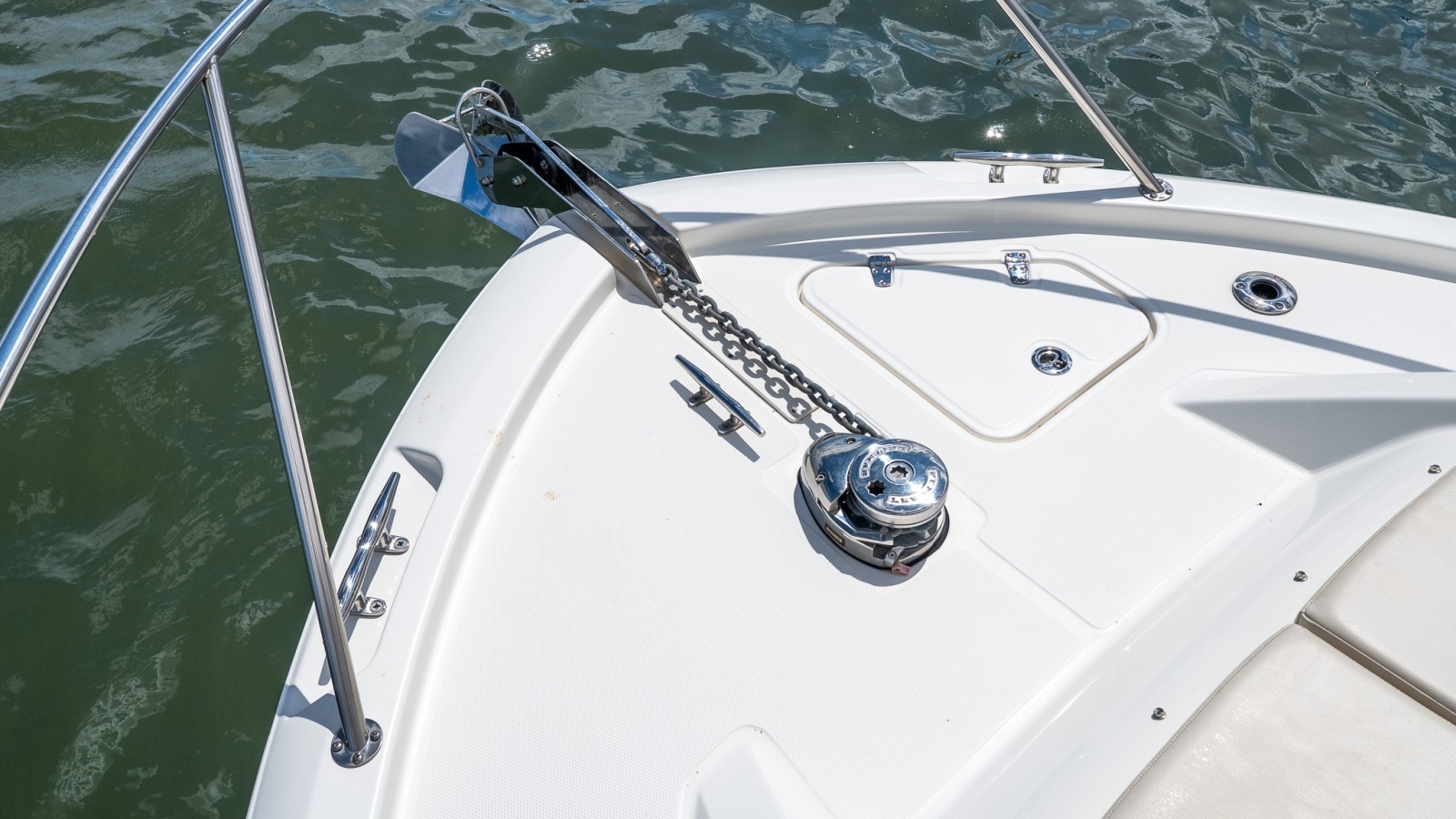 2020 Boston Whaler 325 Conquest