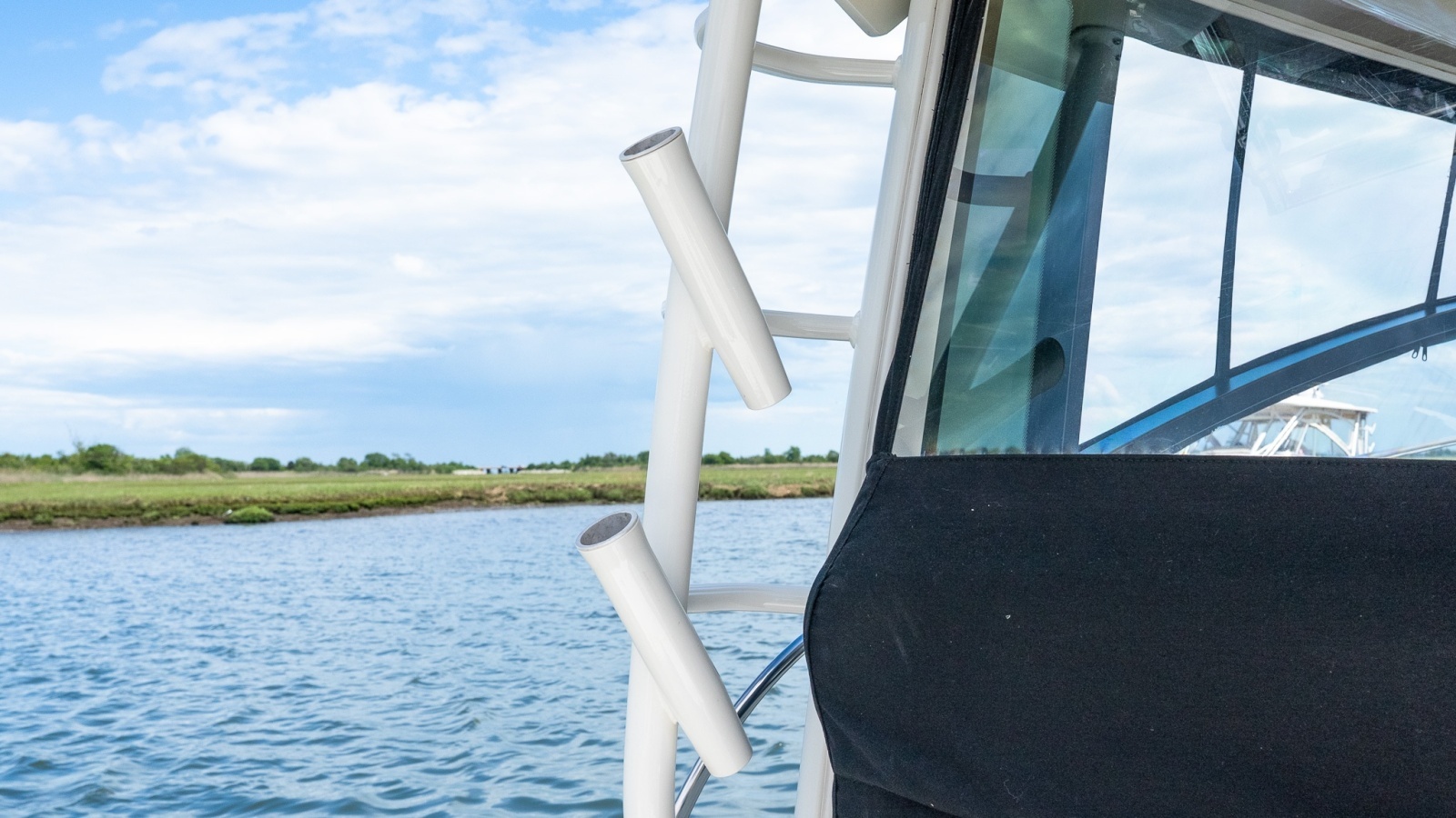 2020 Boston Whaler 325 Conquest