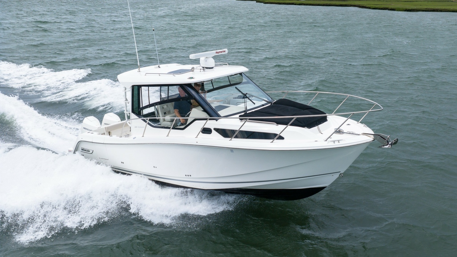 2020 Boston Whaler 325 Conquest