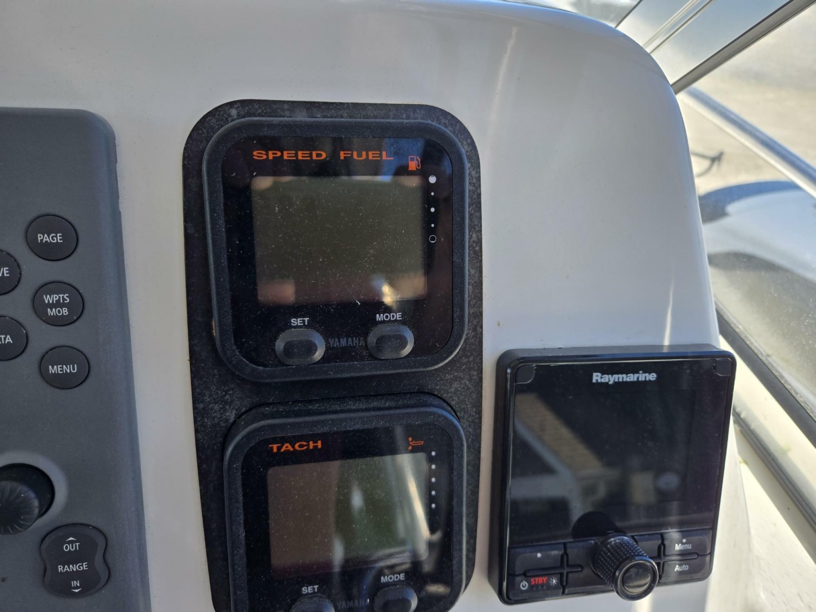 2009 Century 2400 Walkaround