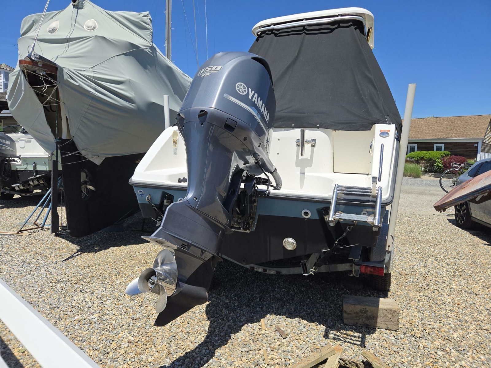 2009 Century 2400 Walkaround