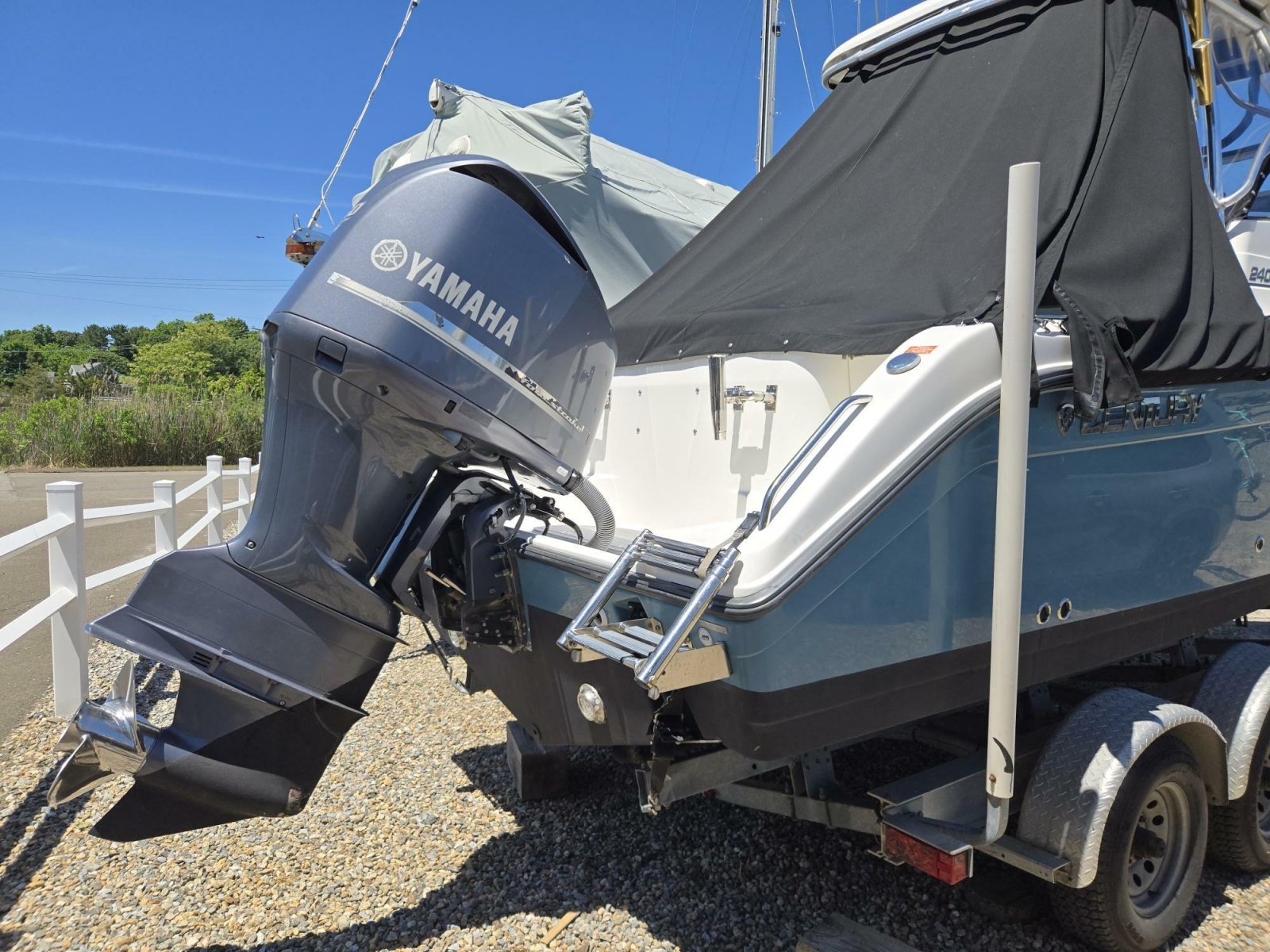2009 Century 2400 Walkaround