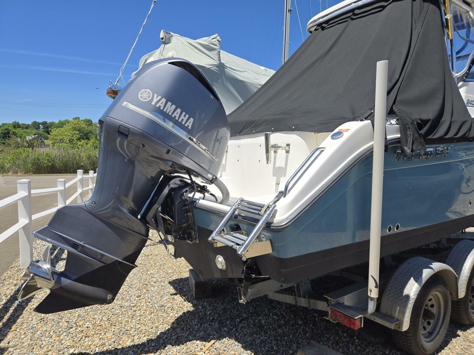 2009 Century 2400 Walkaround