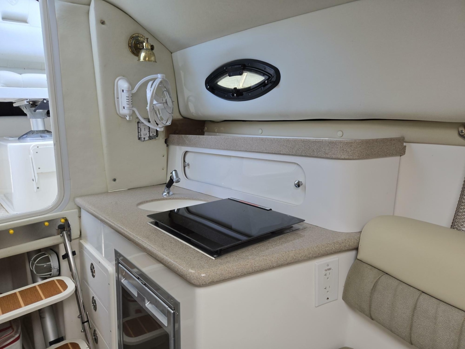 2009 Century 2400 Walkaround