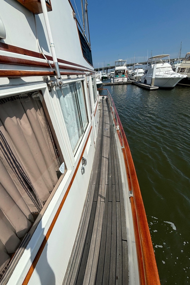 1978 Grand Banks 42 Classic