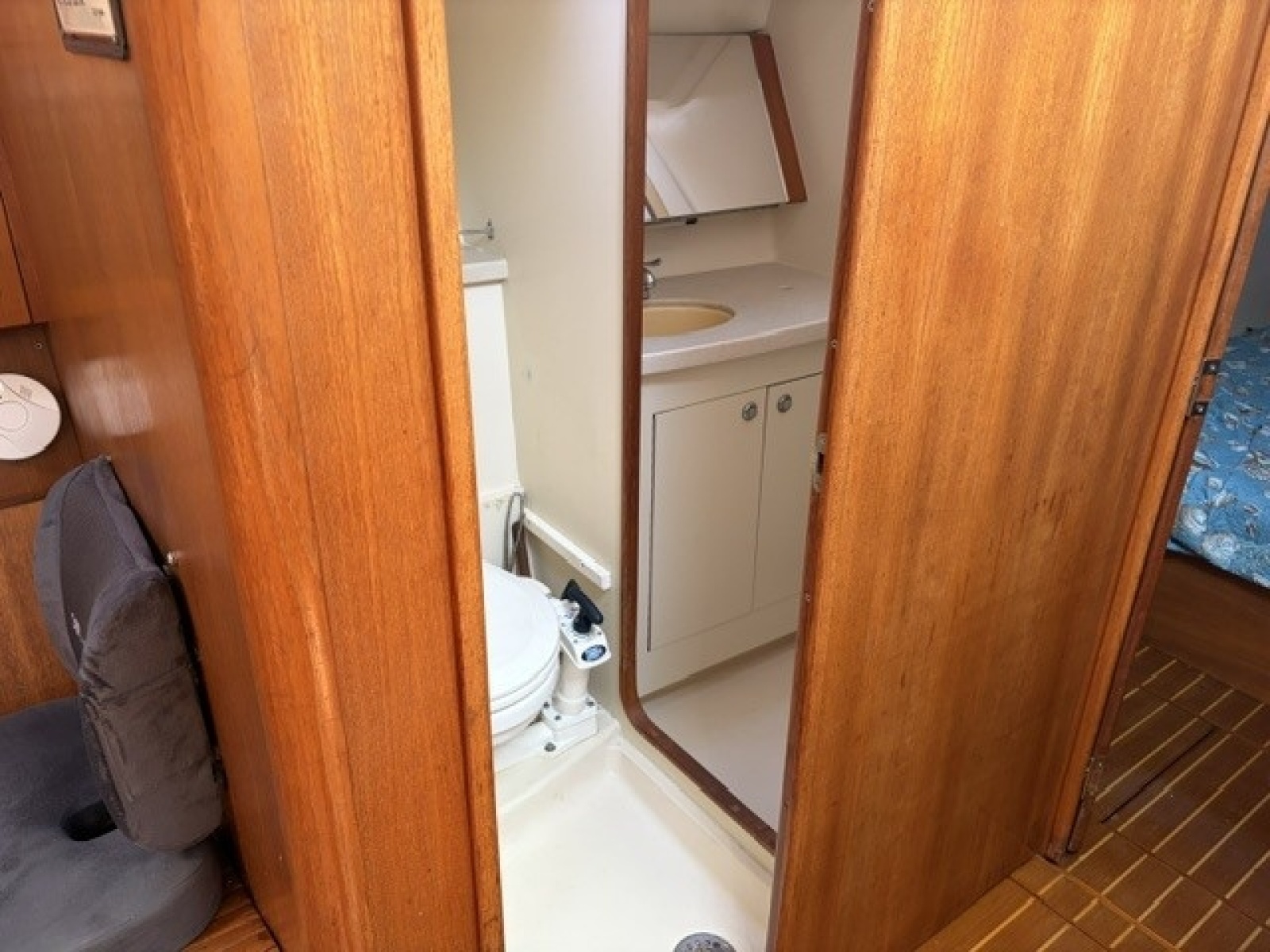 2002 Hunter 466